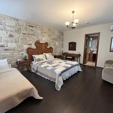 Griffon Hotel Yenifoca Extérieur photo