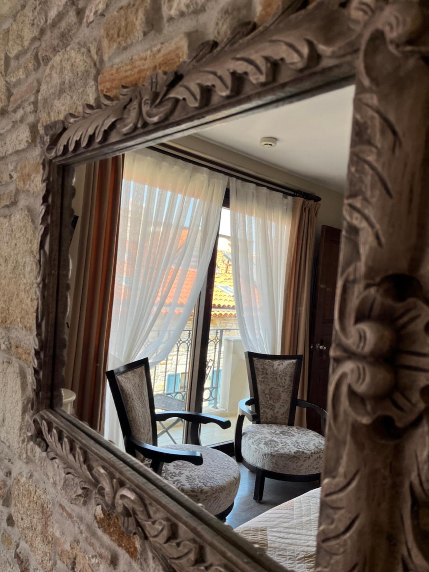 Griffon Hotel Yenifoca Extérieur photo