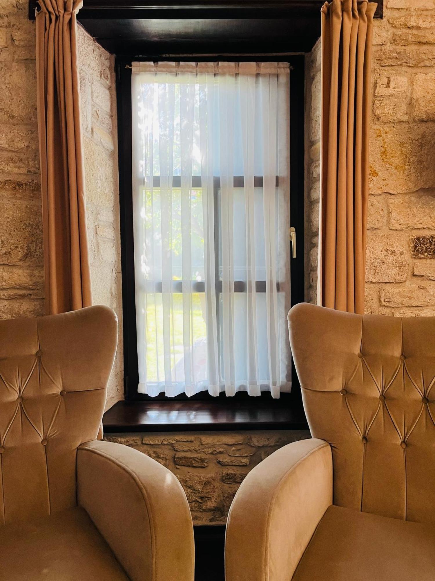 Griffon Hotel Yenifoca Extérieur photo