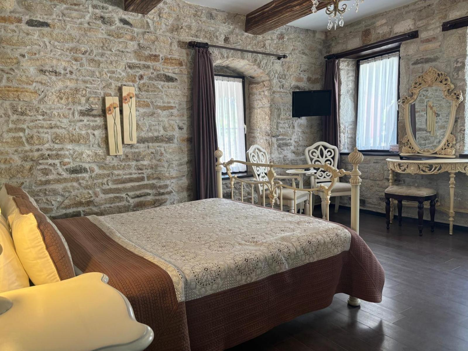 Griffon Hotel Yenifoca Extérieur photo