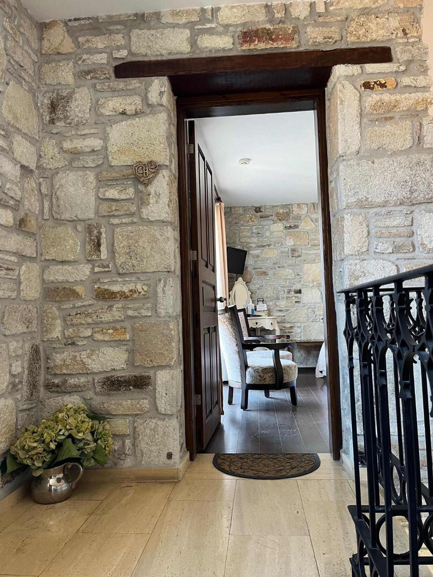Griffon Hotel Yenifoca Extérieur photo